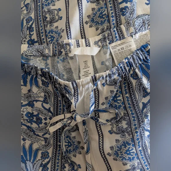 H&M Wide-Leg Loose Fit Drawstring Floral Pants - Picture 8 of 9